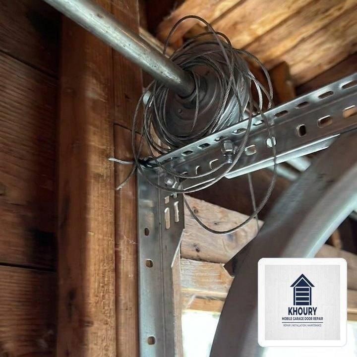 Khoury Mobile Garage Door Repair Dispatch in Mukilteo (Everett Area): Heavy-Duty EPDM Perimeter & Bottom Seal Weatherproofing - Mukilteo, WA